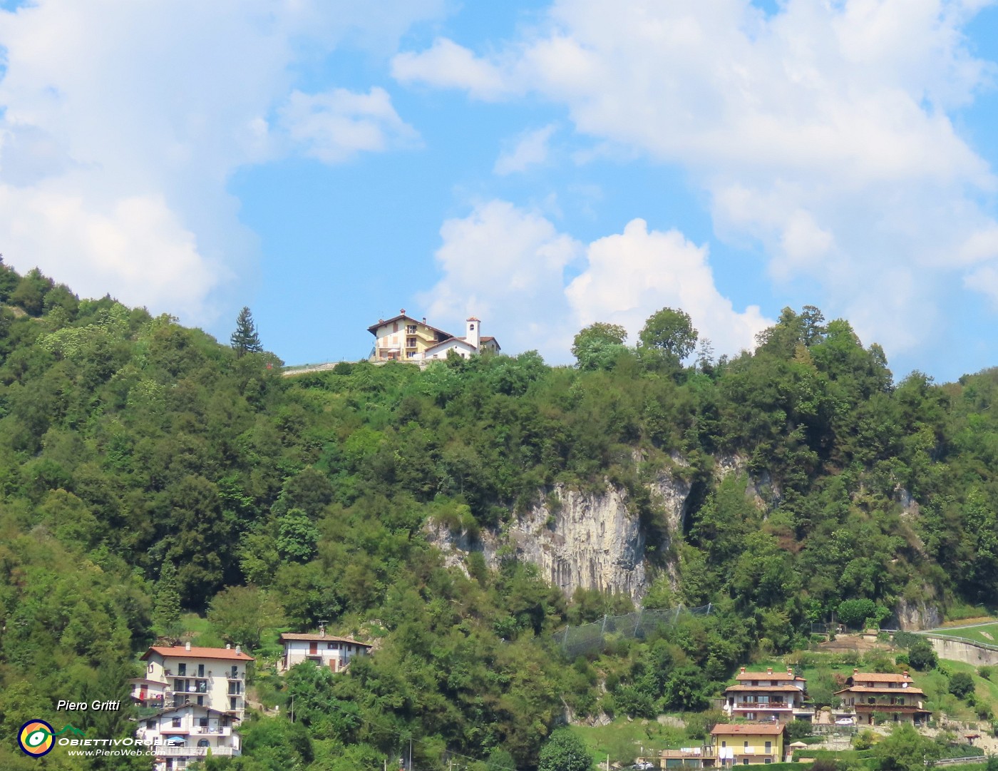 12 Bella vista alla bella chiesetta della SS. Trinita alla Torre.JPG